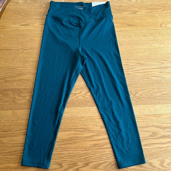 American Eagle Outfitters Pants - NWT AEO Green 7/8 length Lightweight Everything legging Yoga size large